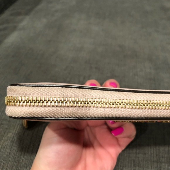 Michael Kors Wallet - Picture 10 of 12